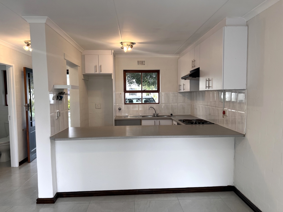 To Let 2 Bedroom Property for Rent in Parklands Western Cape